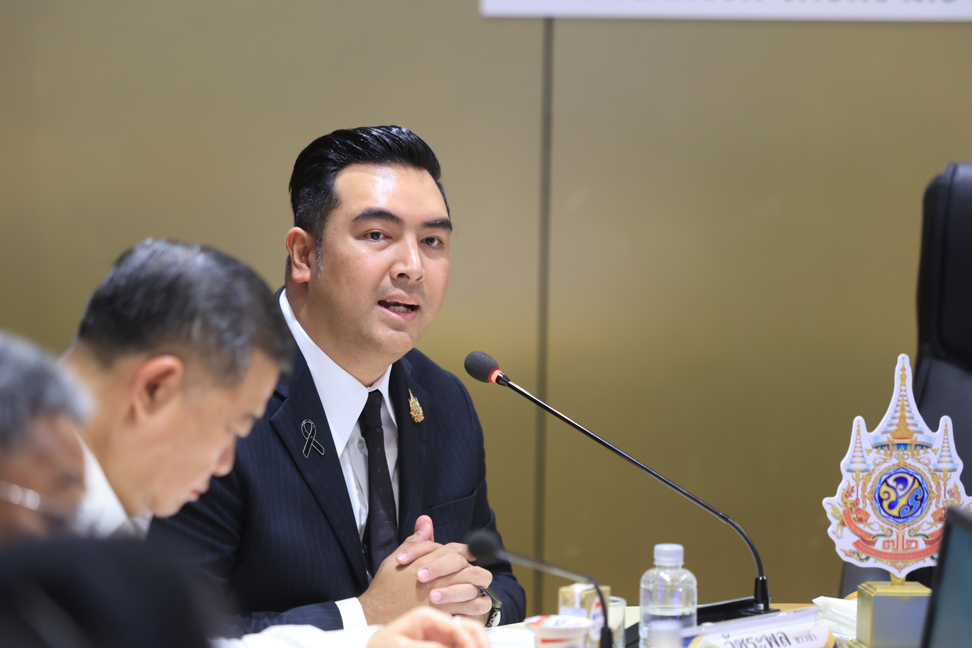 title - เลขาธิการ ส.ป.ก. ร่วมการประชุมผู้บริหารระดับสูงของกระทรวงเกษตรและสหกรณ์ รับมอบนโยบาย รมว.กษ. 5 ด้าน เน้นการทำงานเชิงรุก ลดขั้นตอน เร่งการนำเทคโนโลยีดิจิทัลมาช่วยในการทำงาน ผลักดัน 6 เรื่องเร่งด่วน ต้องเห็นผลที่เป็นรูปธรรม ชูแนวคิดหลัก “เกษตรนวัตกรรม เพื่อความยั่งยืนเกษตรกรไทย” 